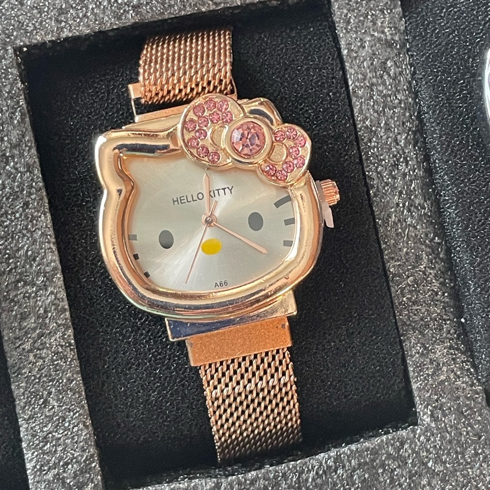 Hello Kitty Gold and Pink Watch with Iconic Design